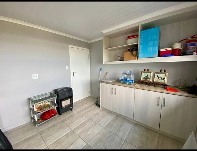 3 BEDROOM HOUSE TO LET IN OUTENIQUA STRAND